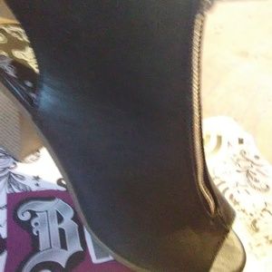 ZIPIT SHOE